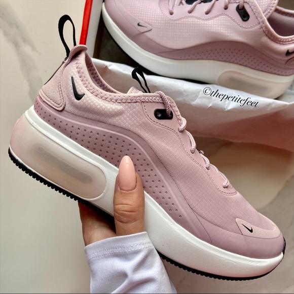 Nike Shoes - NWT Nike Air Max DIA